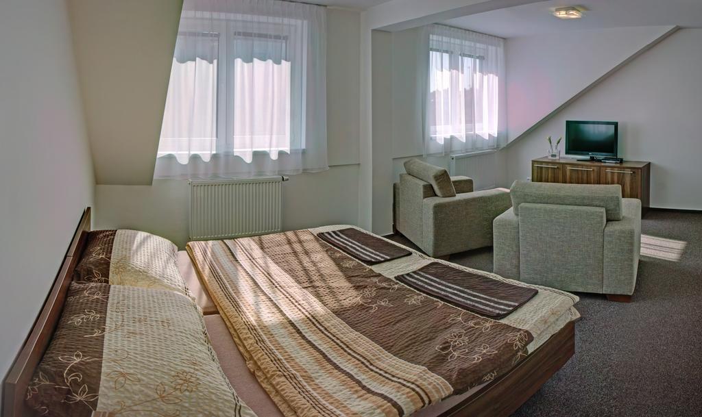 Penzion Na Dlouhe Uherské Hradiště Quarto foto